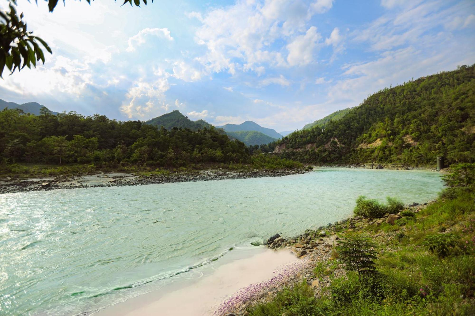 Готель Anand Kashi By The Ganges Rishikesh - Ihcl Seleqtions Sirasu Екстер'єр фото