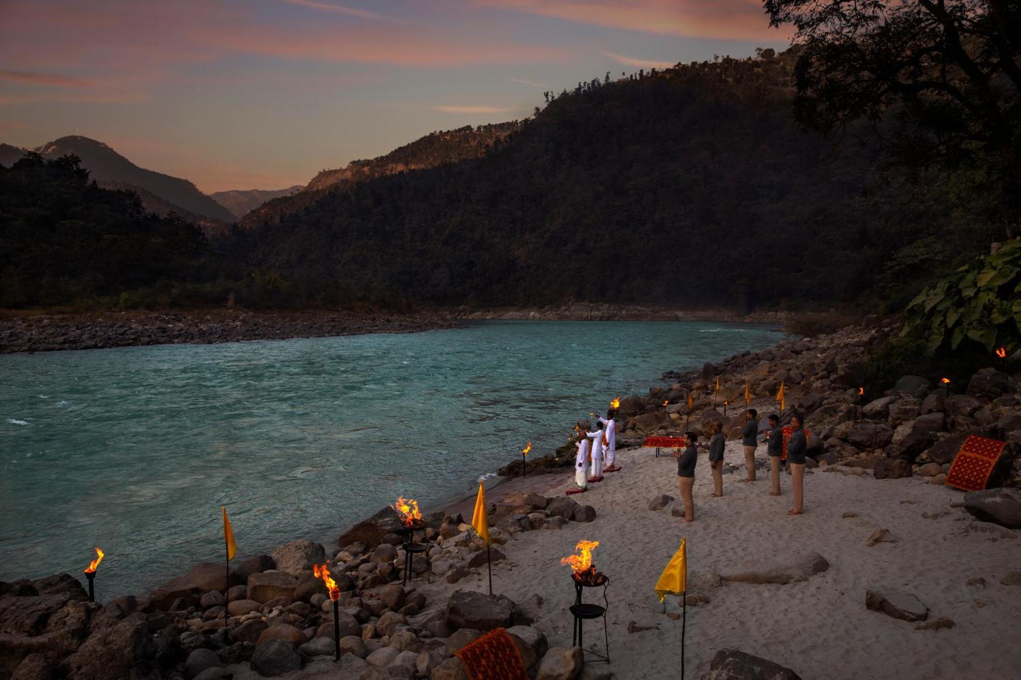Готель Anand Kashi By The Ganges Rishikesh - Ihcl Seleqtions Sirasu Екстер'єр фото